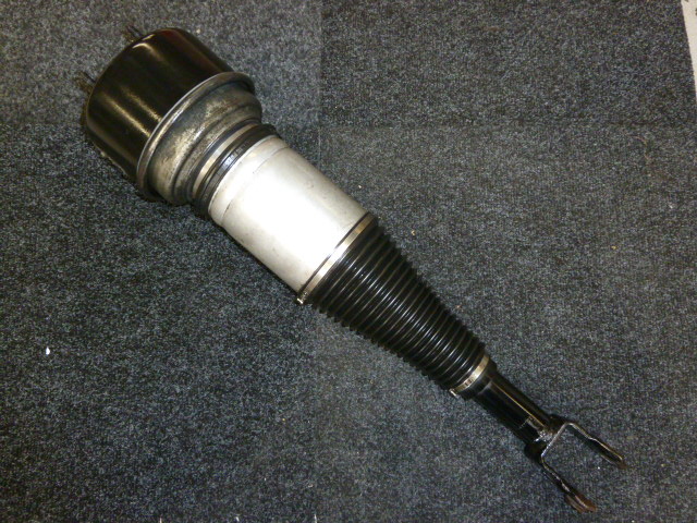 Jaguar XJ 2005-2009 from G49701 Sport airsuspension front. USED