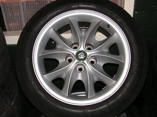 Jaguar XJ8 17-Inch Rims Celtic