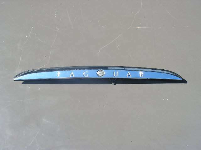 Jaguar XKR/8 chrom Trim with Jaguar-logo. NEW.
