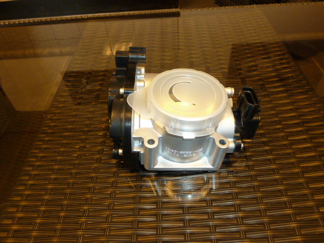 Jaguar S-type 2.5/3.0 L V6 2002 - 2005 throttle body XR845053