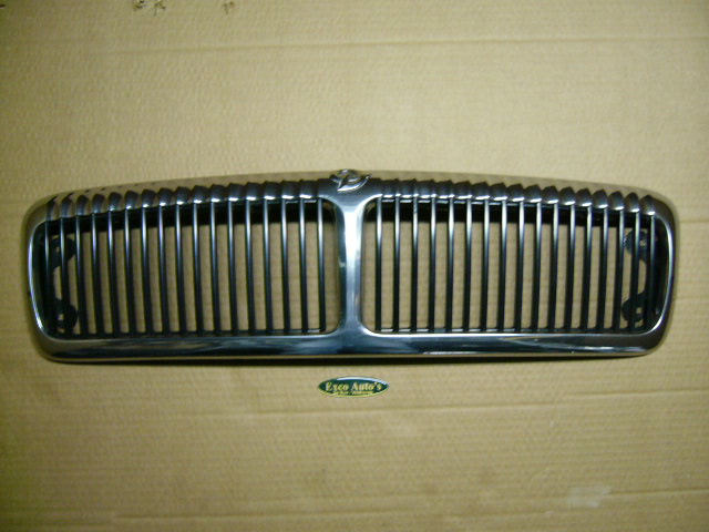 Daimler Grill Chrome With Inlay Bar Black New