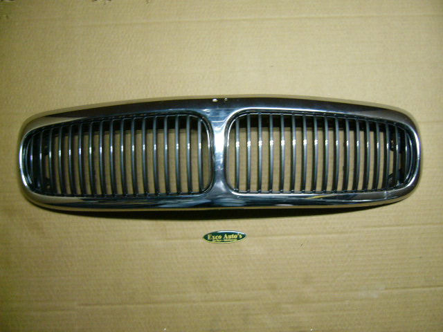 Jaguar XJ8 Grill Chrome With Inlay Bar Black New