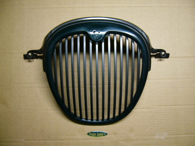 Jaguar S-type Grill Dark Green Bar -M45254 Used