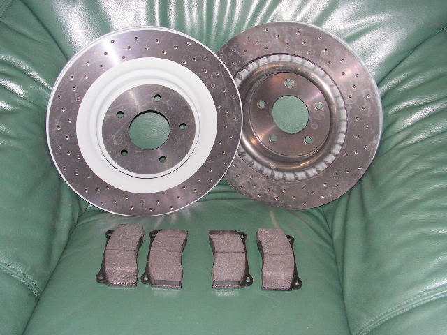 Jaguar XKR/8. Set brake-discs and brake-blocks. Drilled NEW