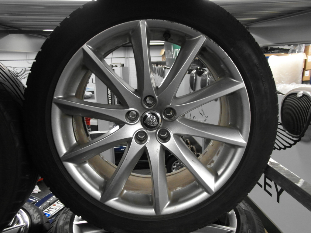 XJ Alloy Wheels 9x19