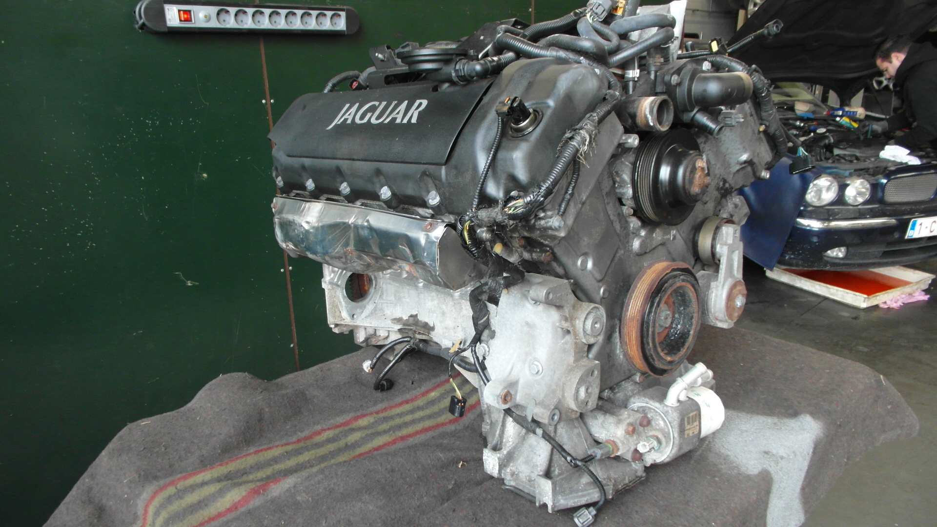  Jaguar motor  4 2 v8 AJ82256 Exco Auto s