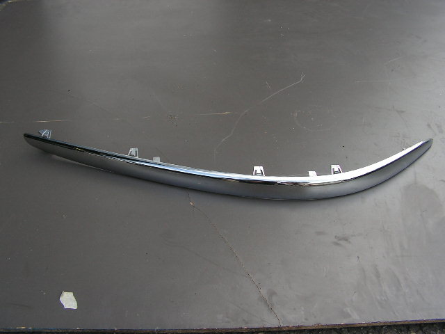 Jaguar X-type Sedan bumper sierlijst chroom linksachter. NIEUW.