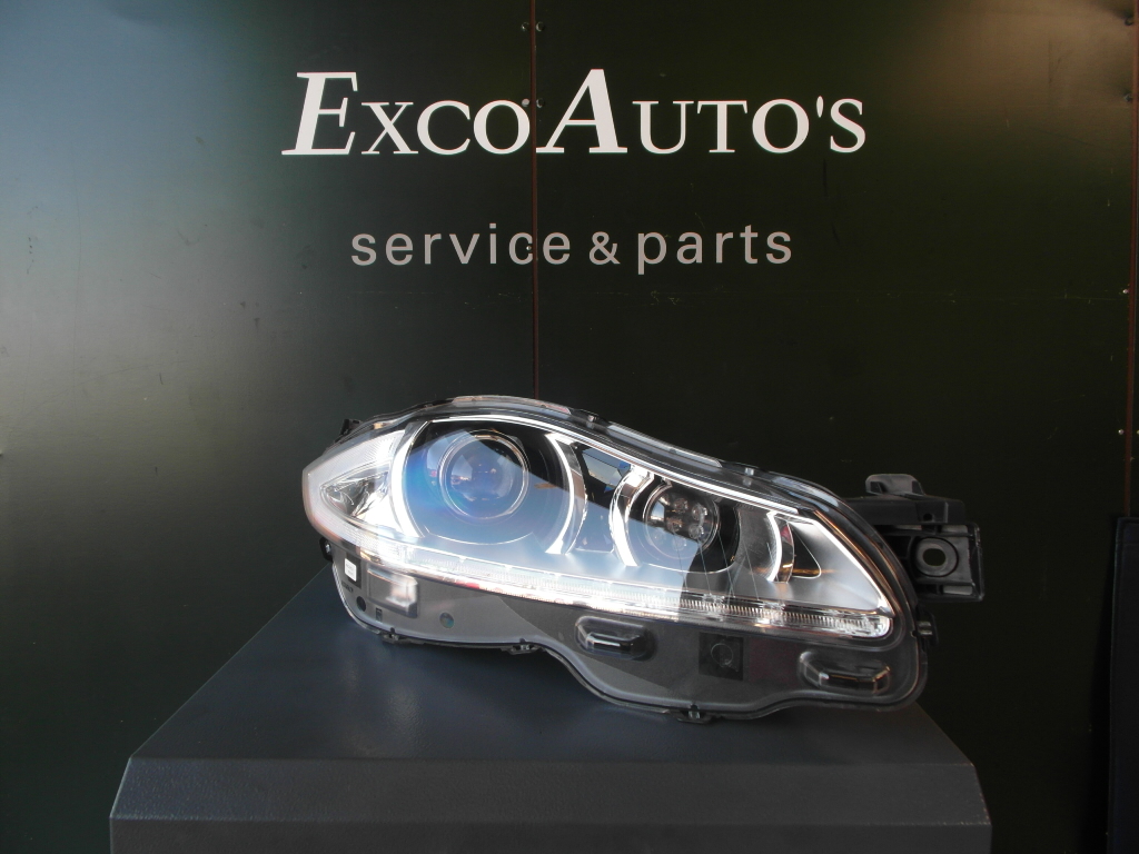 XJ from 2010 Xenon headlight unit right USED