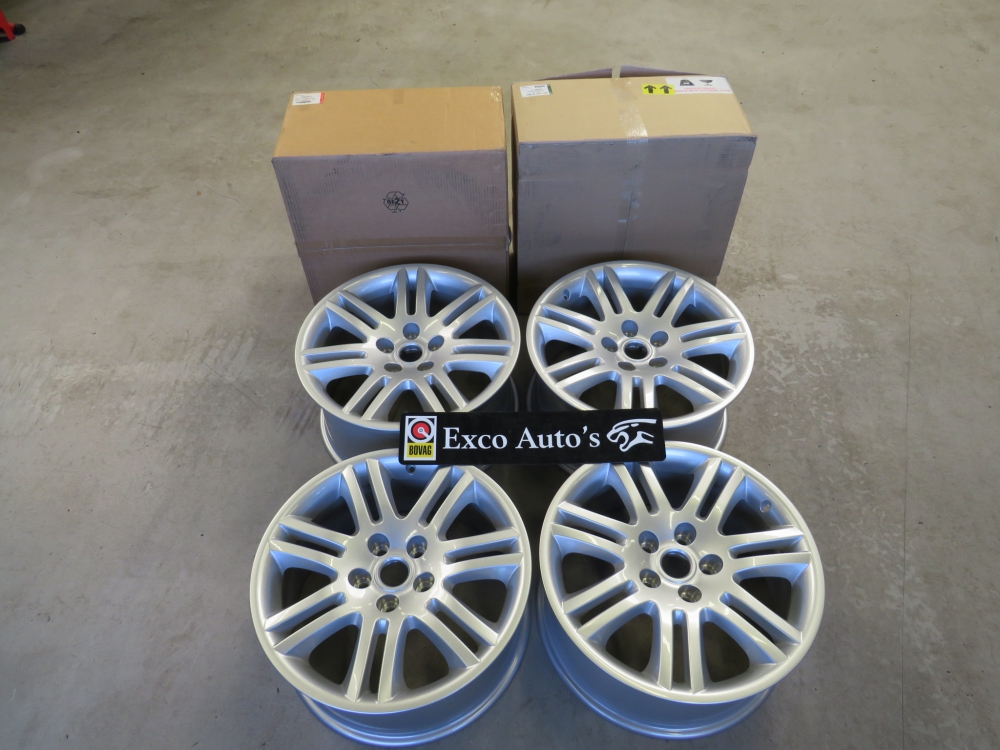 Jaguar XK8 XKR wheelset Hydra 2x C2N3314 en 2x C2N3315 New