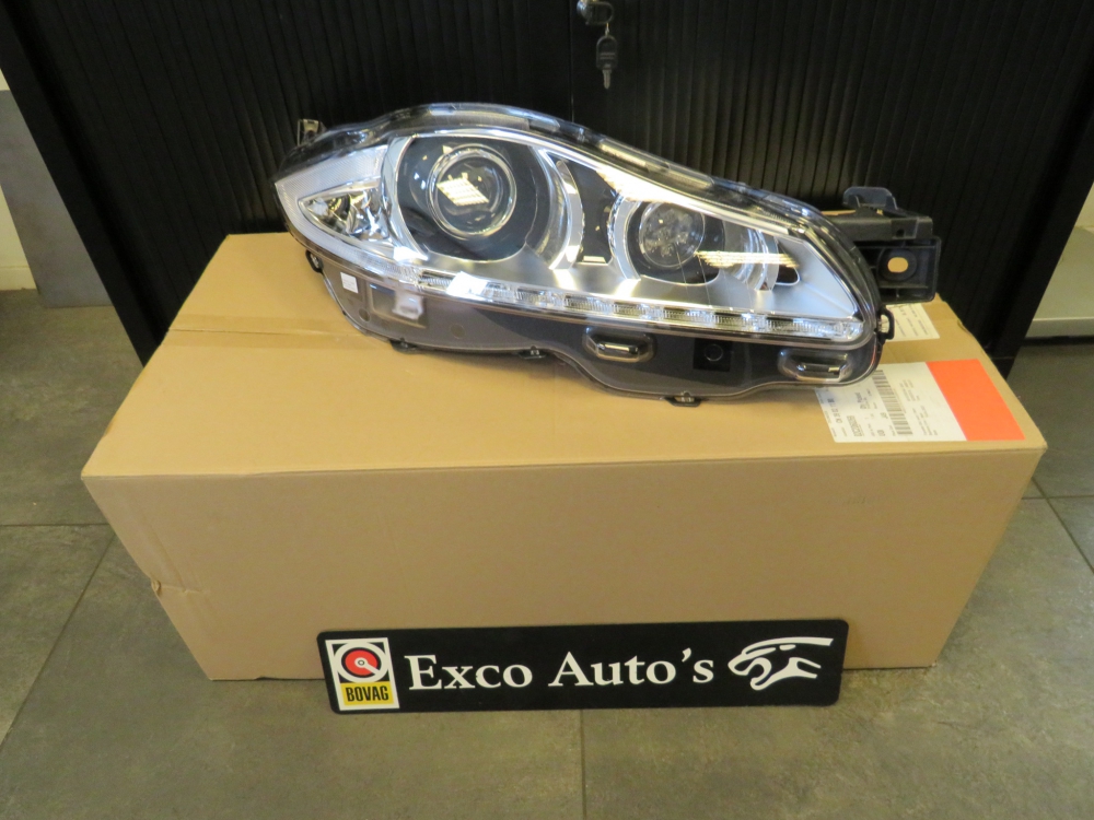 Jaguar XJ Headlight Right Xenon without Cornerlight  C2D60263 AW9313W029EF