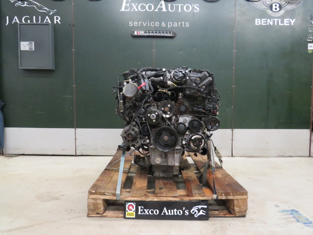 Range Rover 4.4 TDV8 motor compleet met  73831 KM