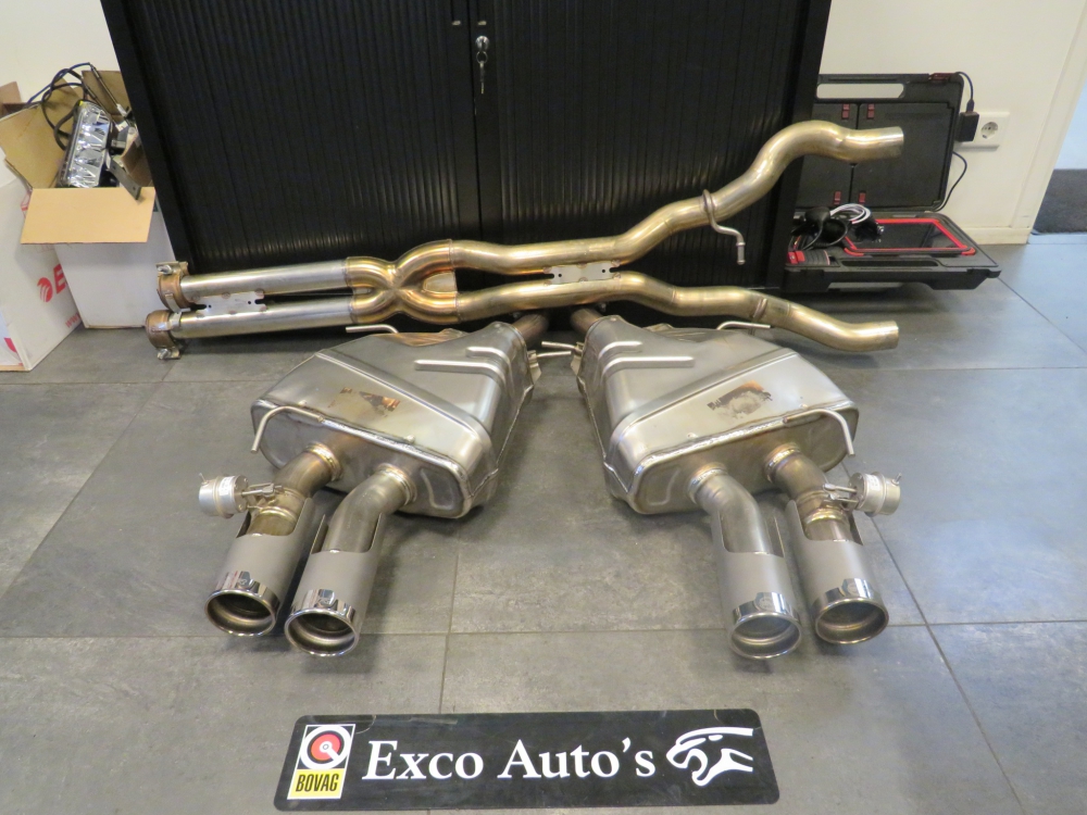 Jaguar F-Type SVR Mufflers and exhaust from Titan T2R39034 T2R39033 T2R21025 Like New