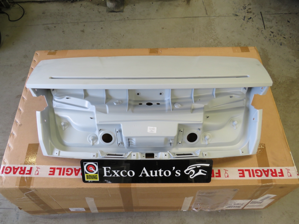 Aston Martin DB11 Volante Achterklep KY53L40626AC nieuw transportschade