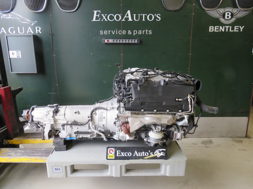 Jaguar F-Pace SVR complete motor 575PK zonder versnellingsbak en maar 161 kilometer AJ813907