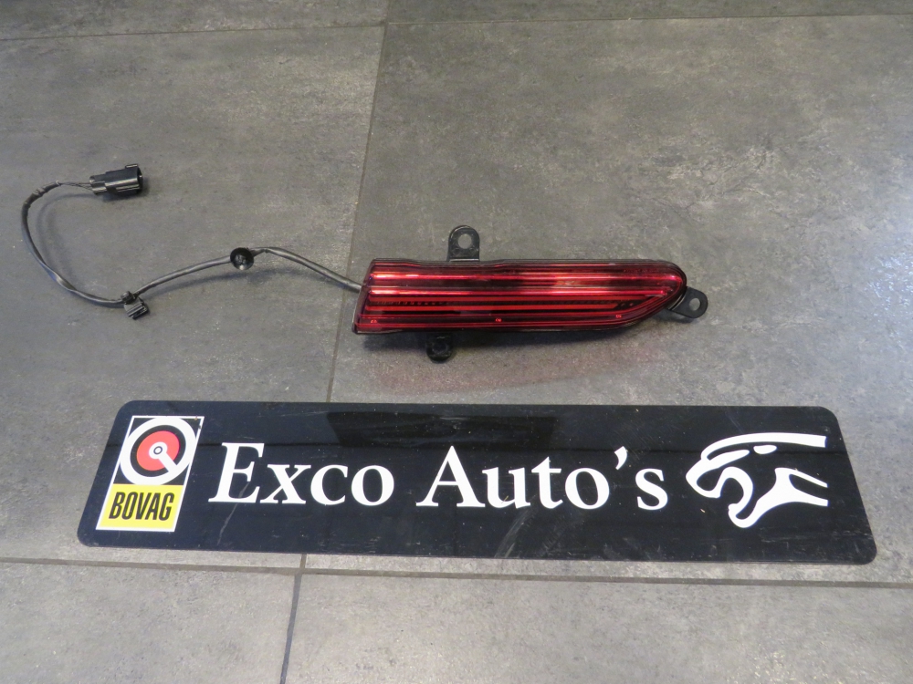 Aston Martin DB11 decklid lamp rechts HY53138452AC gebruikt