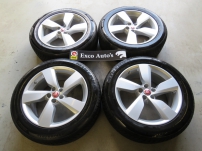 Jaguar E-Pace 19 inch Velgensatz Fan Sparkle Silver J9C2894 J9C31007DA mit All Season Reifen
