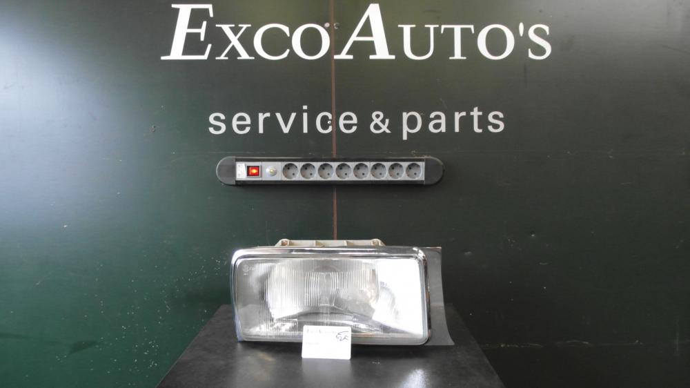 XJ40 Headlight right dbc10558