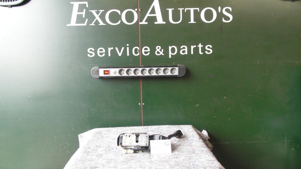 Jaguar Doorlatch left hand LHD XK8/XKR 1996-2006 GJA1081EK NEW