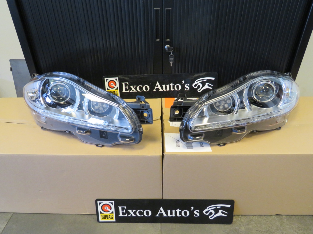 Jaguar XJ Headlightset left and right Xenon C2D60263 C2D60269