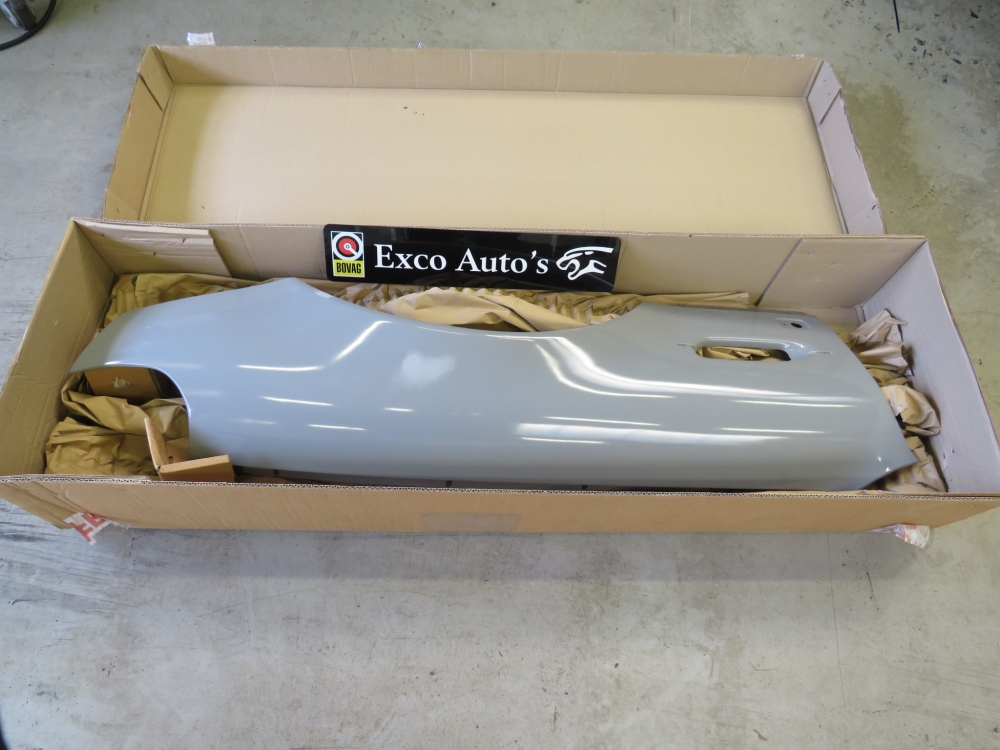 Aston Martin DB7 right front fender 62122662AB New