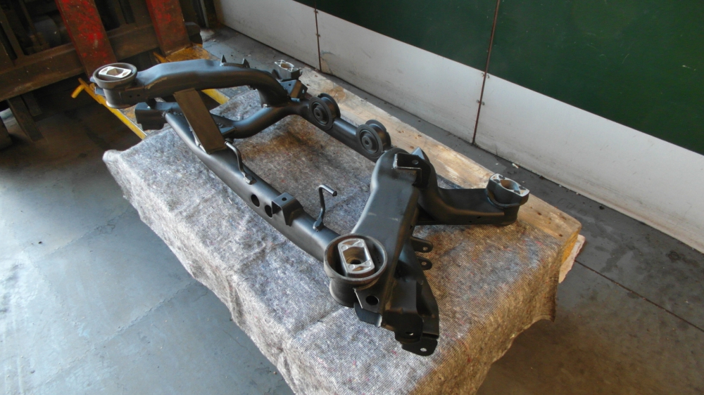 Subframe XR831985 behind for S-Type from 1999-2002 Used no rust