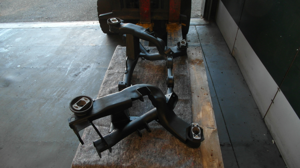 Subframe XR831985  hinten für S-Type von 1999-2002 Gebraucht Kein Rost