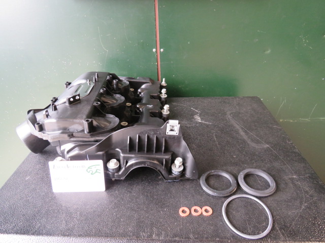 Jaguar Kleppendeksel Links C2S52756 alle 3.0D motoren met montage set