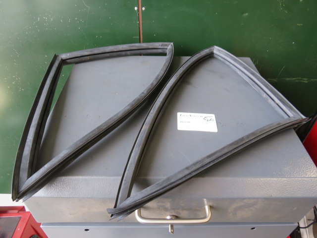 Jaguar XJS Targa Rear Side Windows mounting rubber BAC7742 or BAC7743