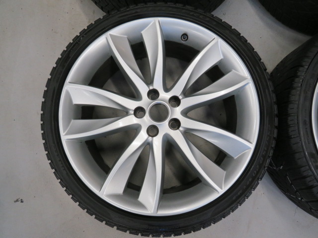 Jaguar XF 20 Inch Hydra wheels with wintertyres C2Z17050