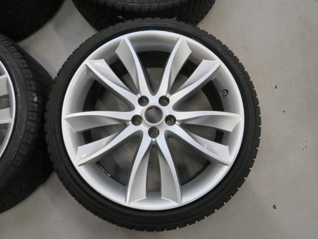 Jaguar XF 20 Inch Hydra wheels with wintertyres C2Z17050