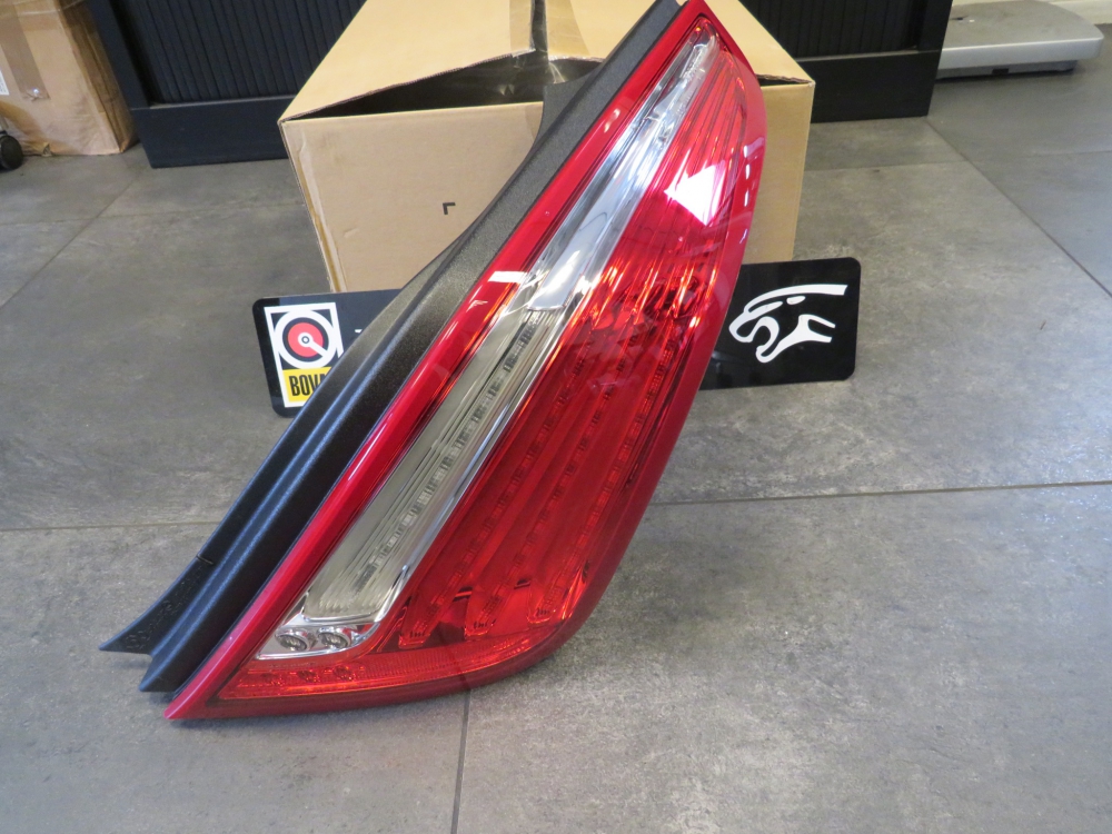 Jaguar XJ rear right taillight C2D51413 AW93-13404-AG New