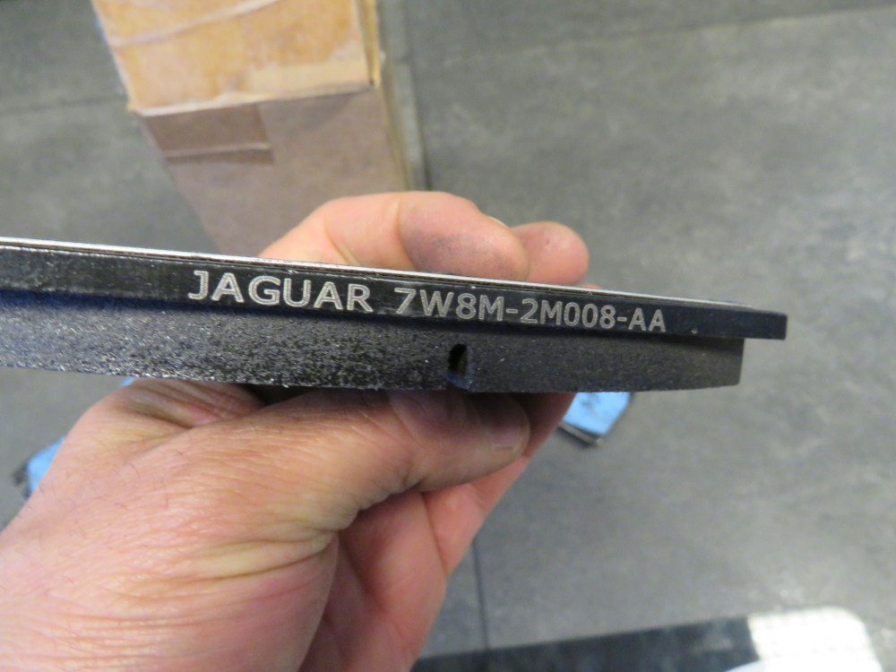 Jaguar XK remblokken achter voor Alcon remmen C2P15994 7W8M2M008AA