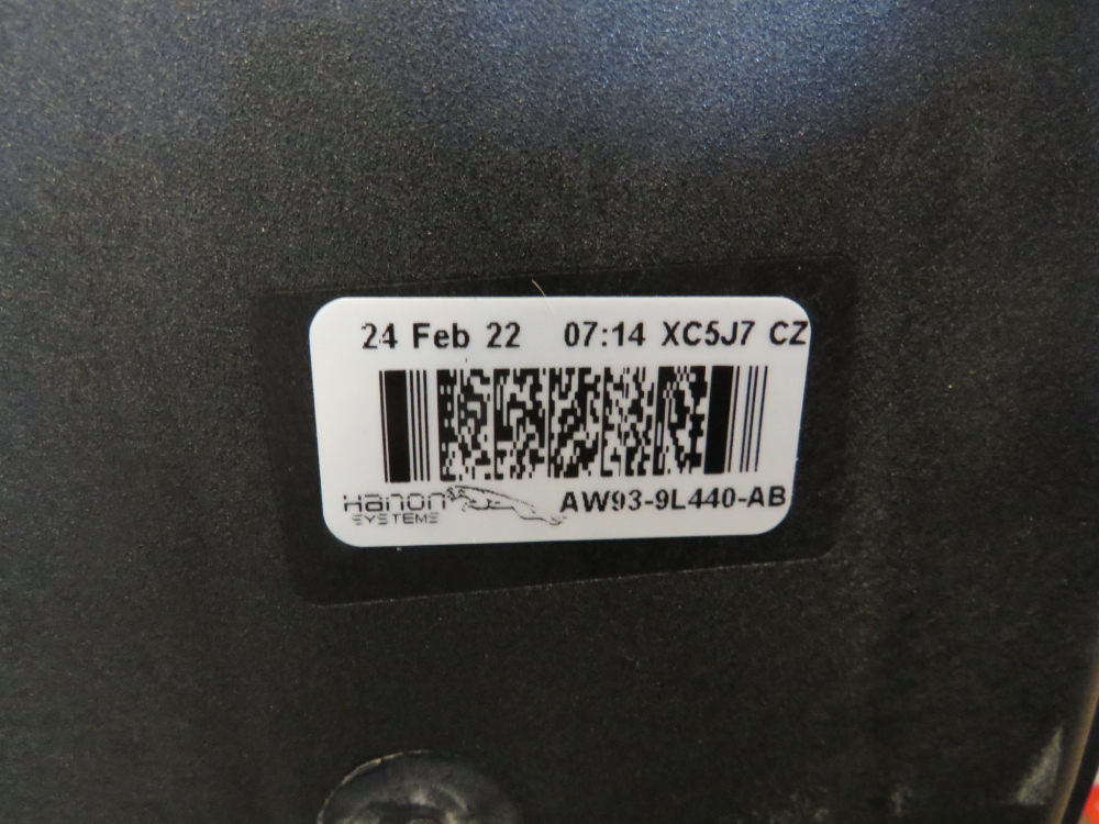 Jaguar XJ Diesel intercooler C2D45348 AW939L440BA Nieuw