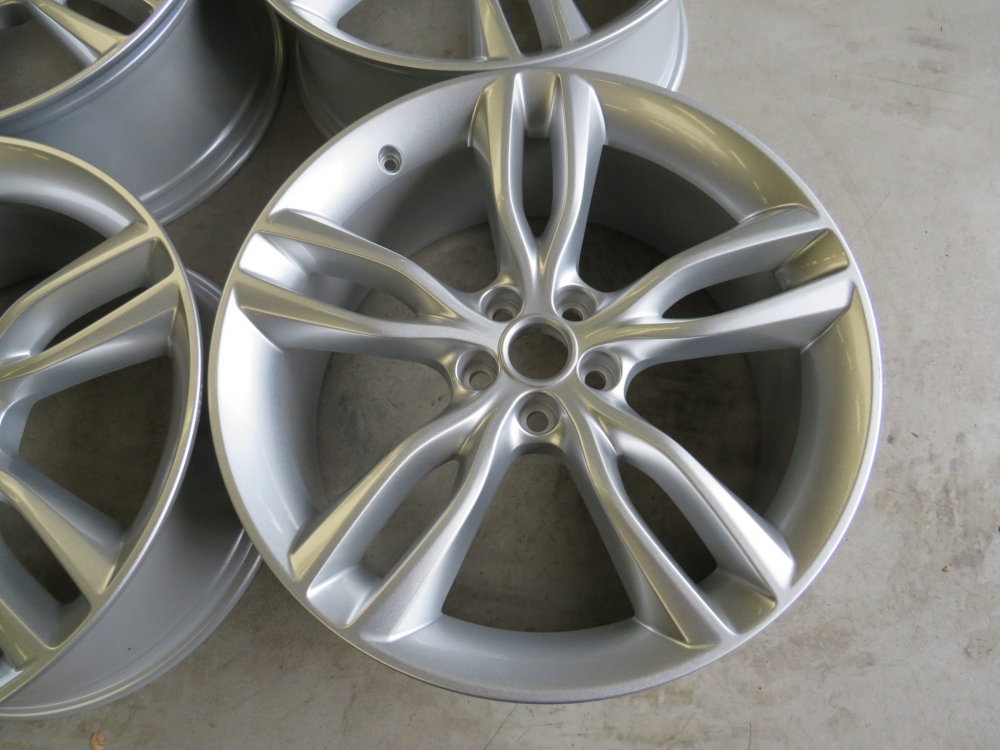 Jaguar 20 inch Star Alloywheelset 8,5JX20 ET49