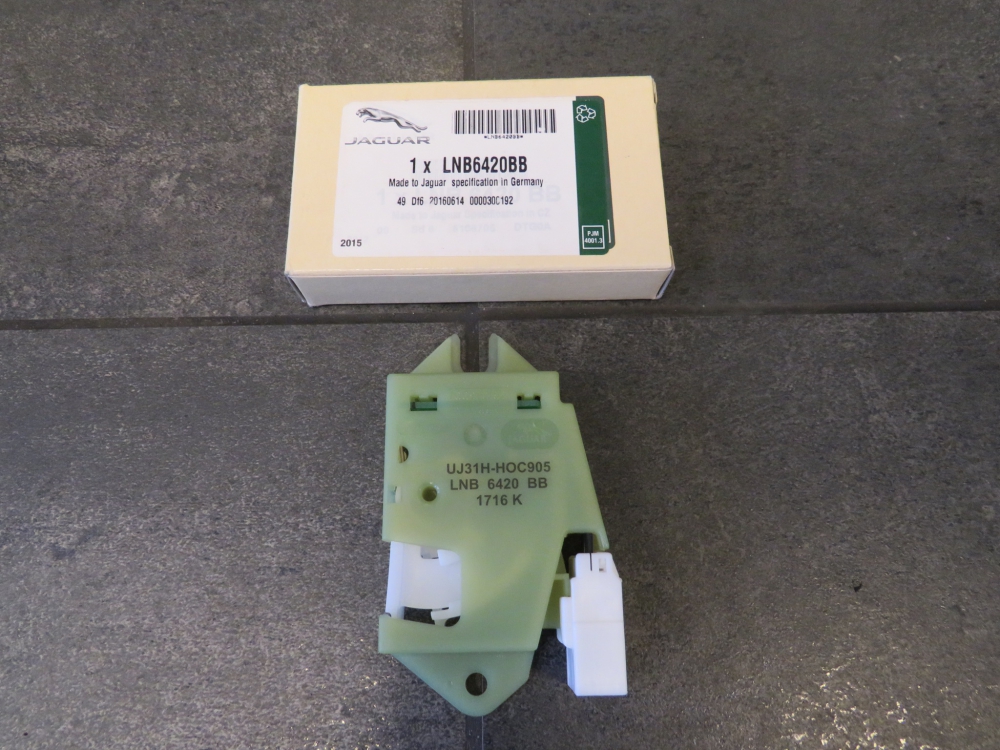 Jaguar XJ remlichtschakelaar LNB6420BB nieuw