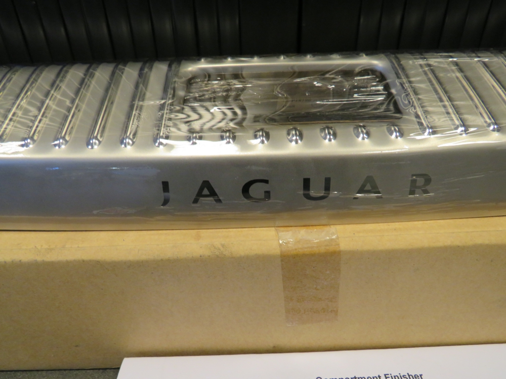 Jaguar XK Einstiegblech hinten Rostfreier stahl C2P20762 Neu