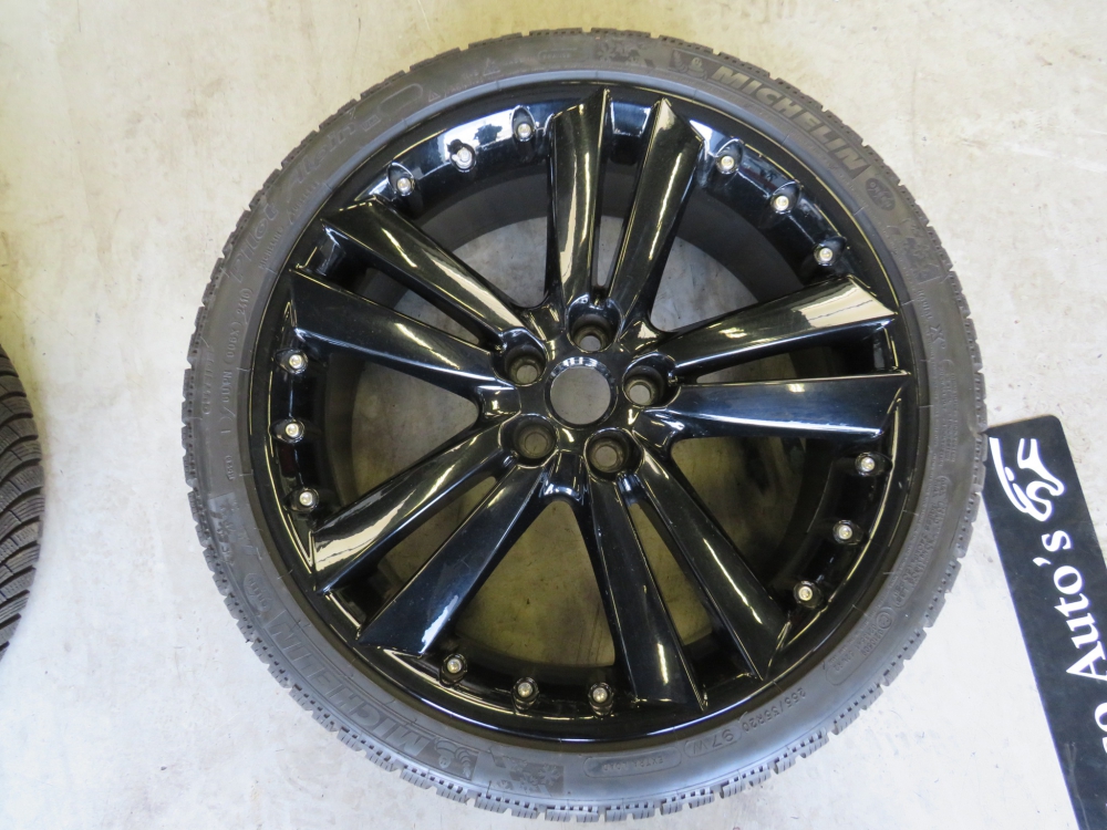 Jaguar XK 20 inch Kalimnos Felgensazt mit winterreifen C2P21173 C2P21174