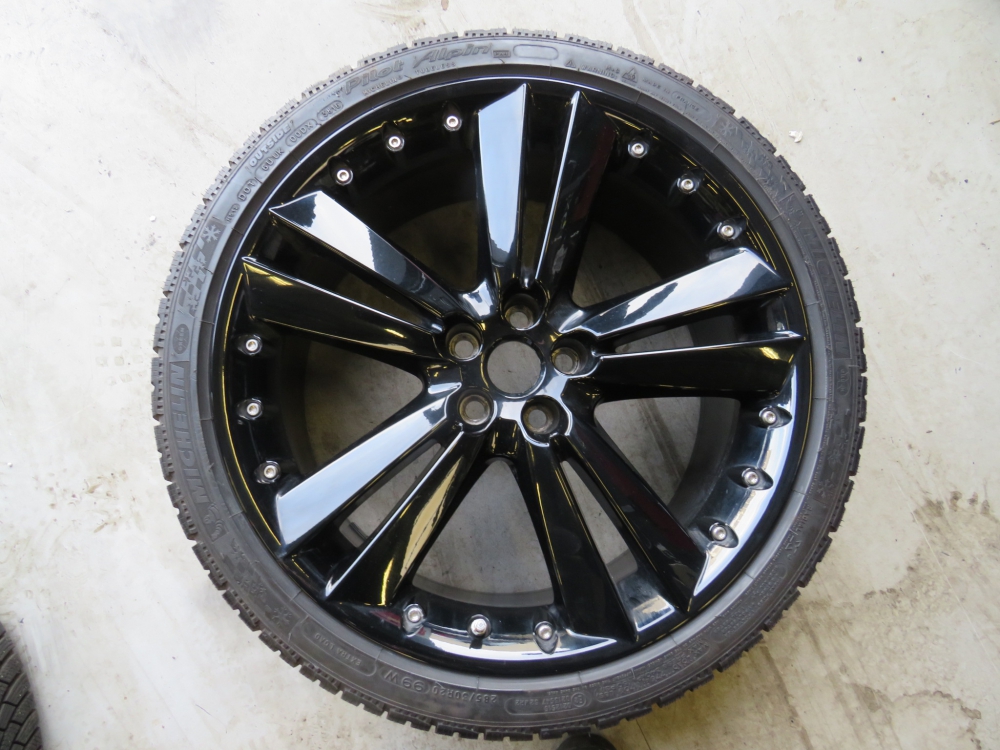 Jaguar XK 20 inch Kalimnos Felgensazt mit winterreifen C2P21173 C2P21174