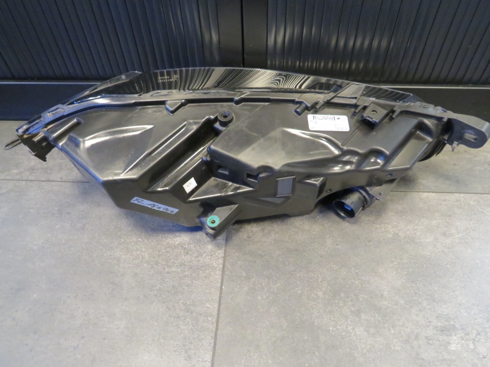 Jaguar Linker LED koplamp T2H24596 GX6313W030LF gebruikt
