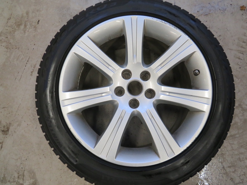 Jaguar 18 Inch wheels with wintertyres 8.5Jx18 ET49 fits multiple Jaguars