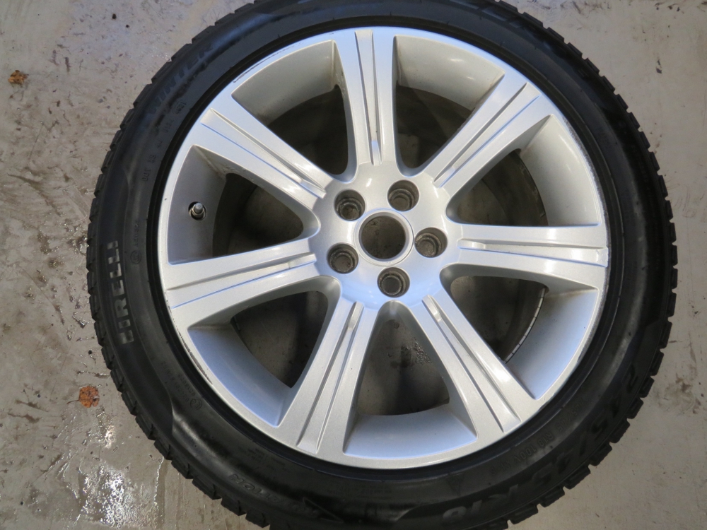 Jaguar 18 Inch wheels with wintertyres 8.5Jx18 ET49 fits multiple Jaguars