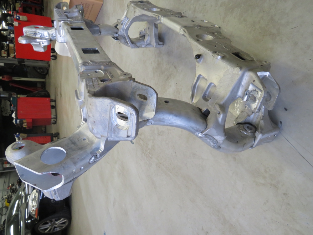 Jaguar F-Type AWD subframe voor T2R7905 GX535019AC