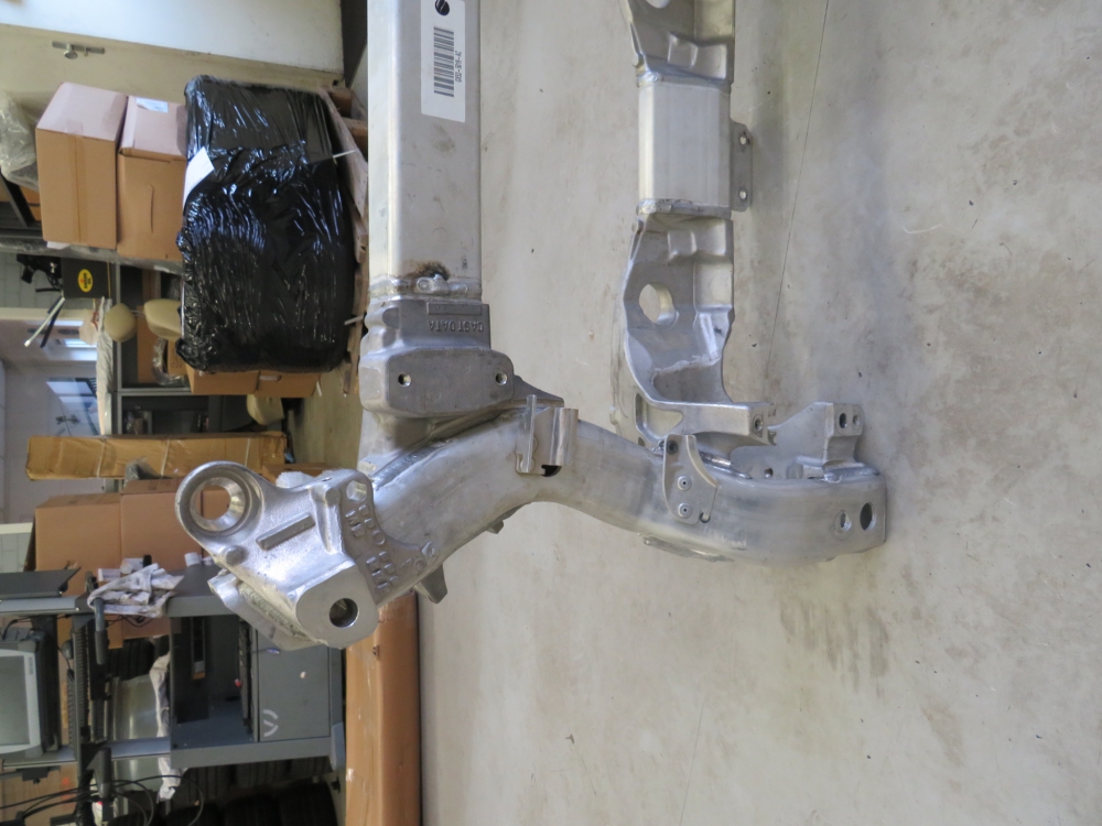 Jaguar F-Type AWD subframe voor T2R7905 GX535019AC