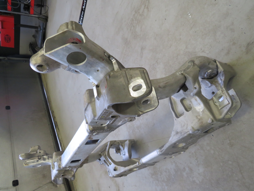 Jaguar F-Type AWD subframe voor T2R7905 GX535019AC