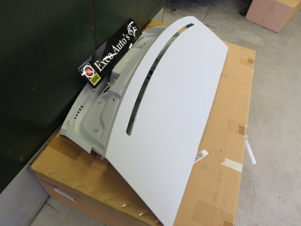 Aston Martin DB11 Volante Decklid KY53L40626AC new