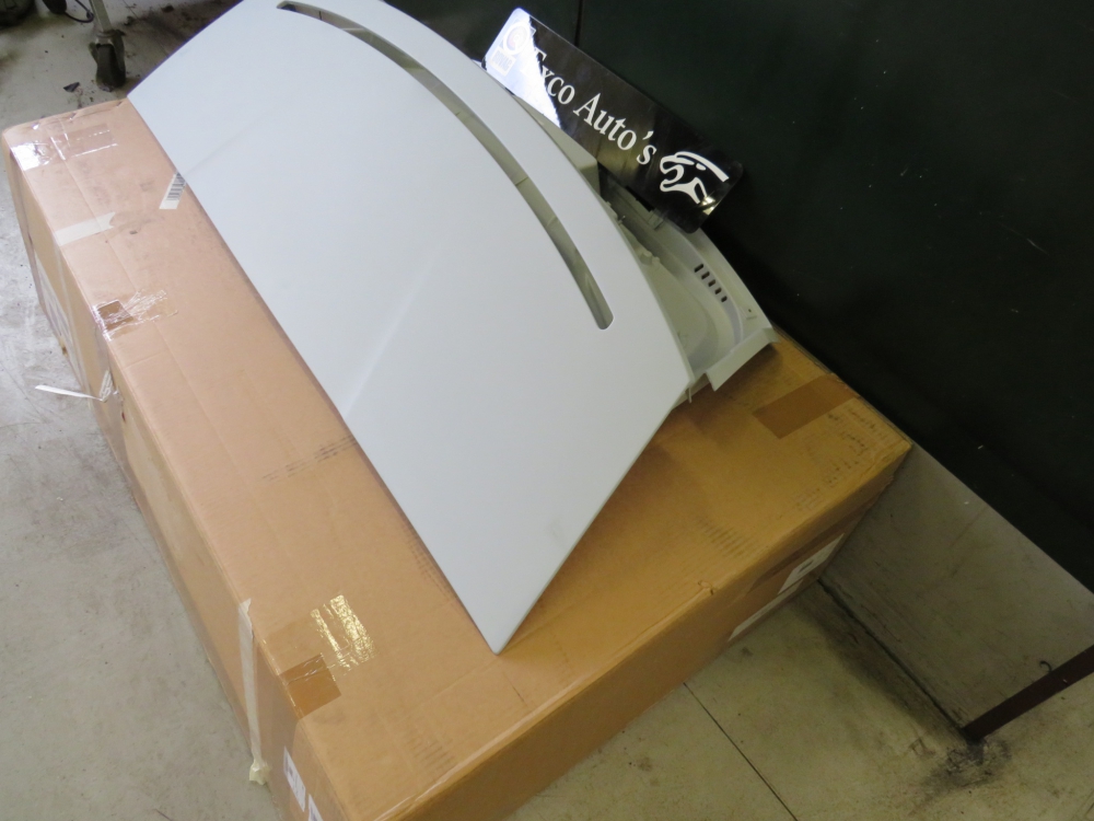 Aston Martin DB11 Volante Decklid KY53L40626AC new