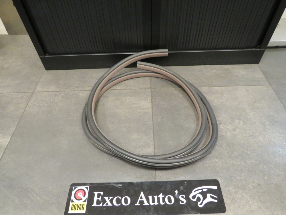 Jaguar XJ van 2003 tot 2009 Deurafdichting C2C40006LEG links voor