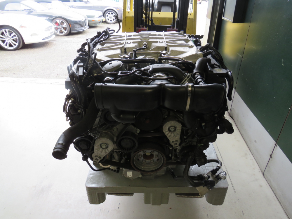 Jaguar F-Pace SVR complete motor 575PK zonder versnellingsbak en maar 161 kilometer AJ813907