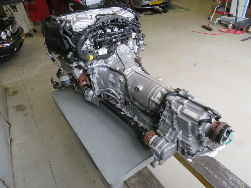 Jaguar F-Pace SVR complete motor 575PK zonder versnellingsbak en maar 161 kilometer AJ813907