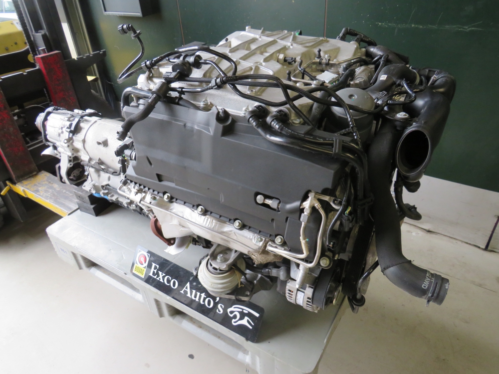 Jaguar F-Pace SVR complete motor 575PK zonder versnellingsbak en maar 161 kilometer AJ813907